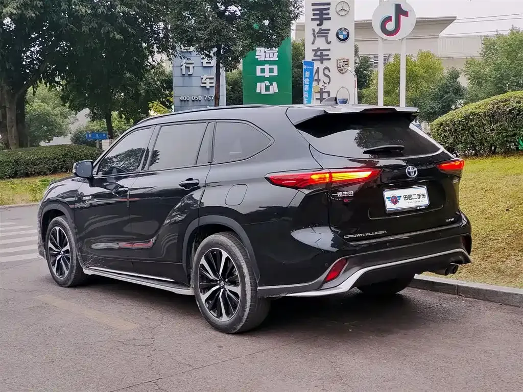 Toyota Crown Kluger 2023 из CN, фото 9