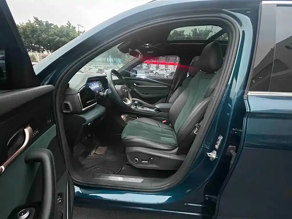 Geely Xingyue L — фото 10