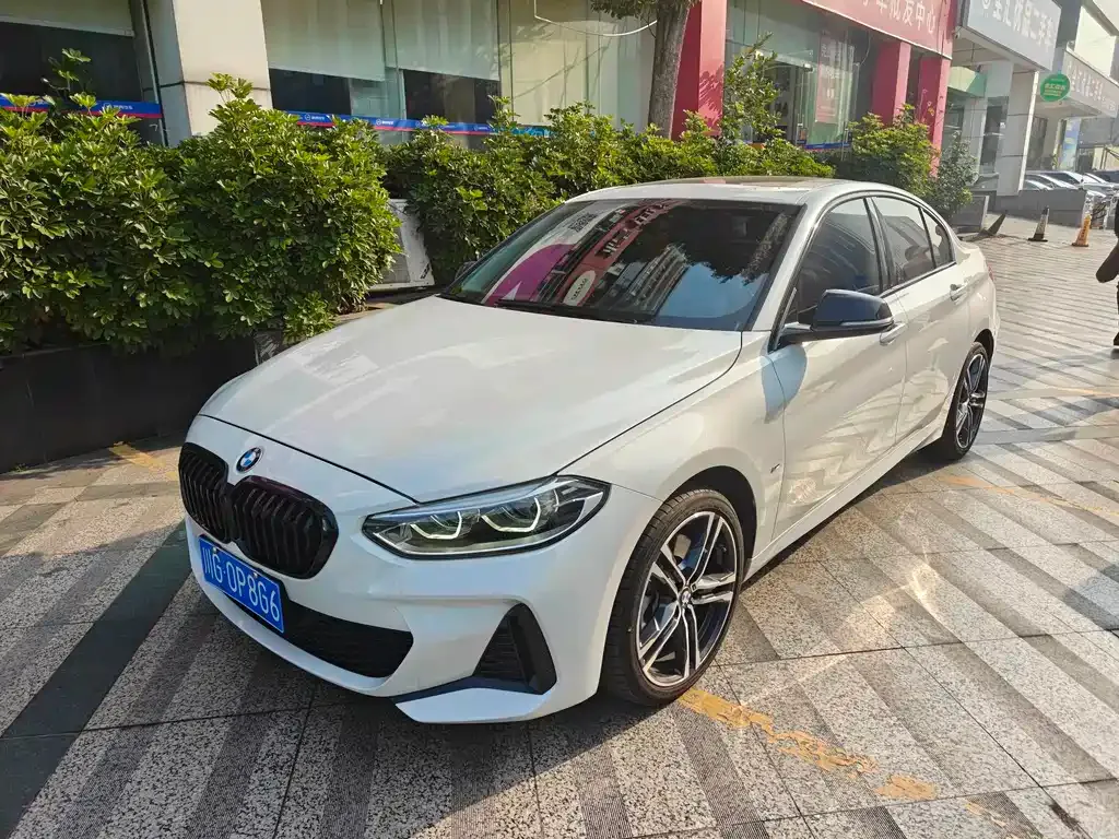 BMW 1 Series 2022 из CN, фото 1