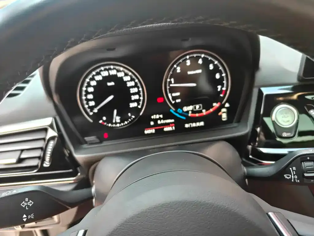 BMW 1 Series 2022 из CN, фото 2