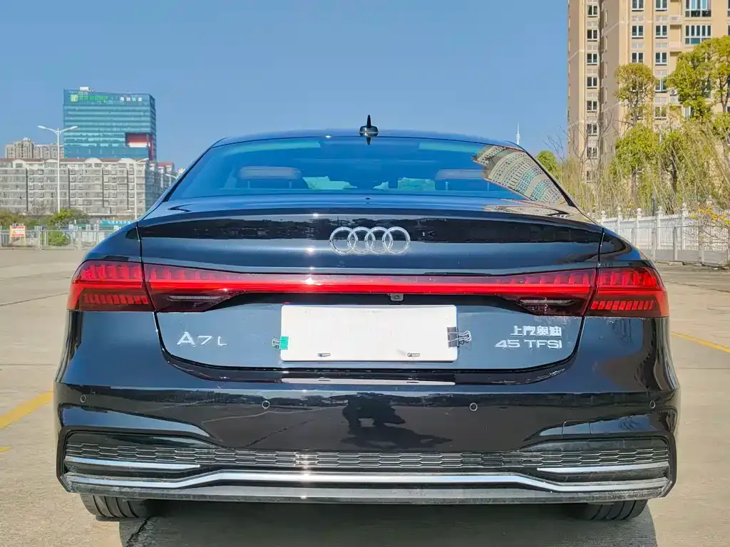 Audi A7L 2024 из CN, фото 10