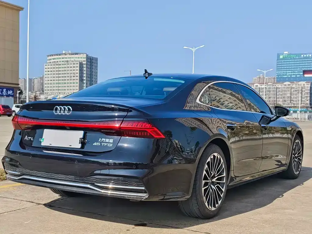 Audi A7L 2024 из CN, фото 2