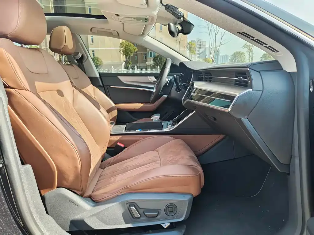 Audi A7L 2024 из CN, фото 8