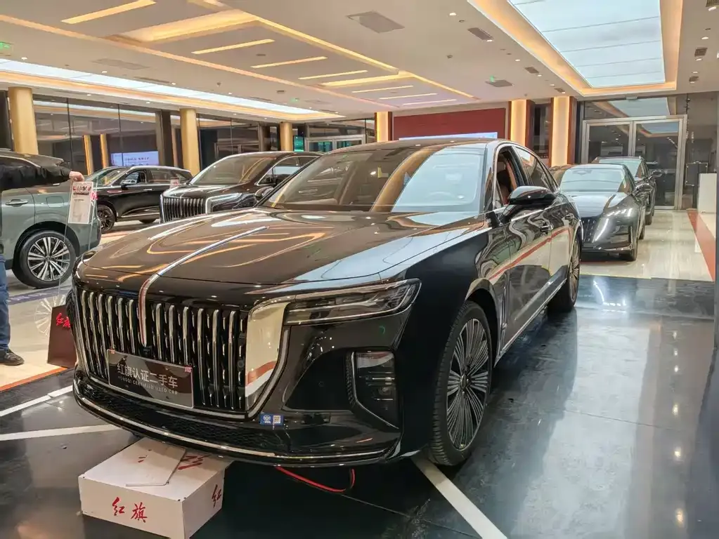 Hongqi H9 — фото 1