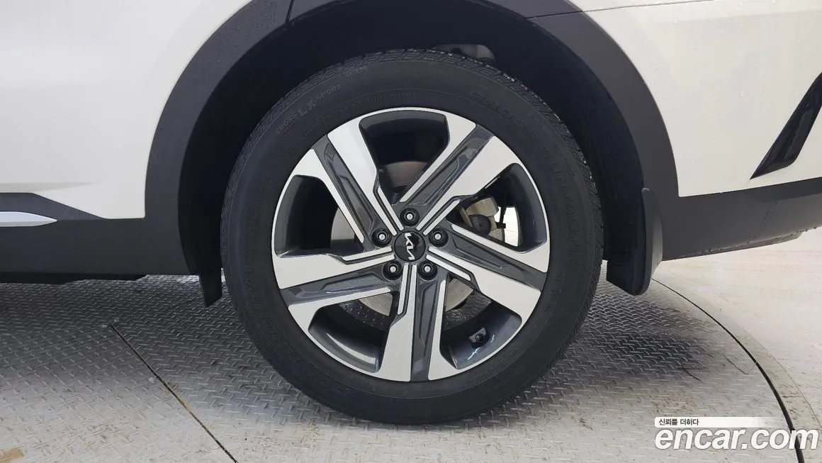 Kia Sorento — фото 7
