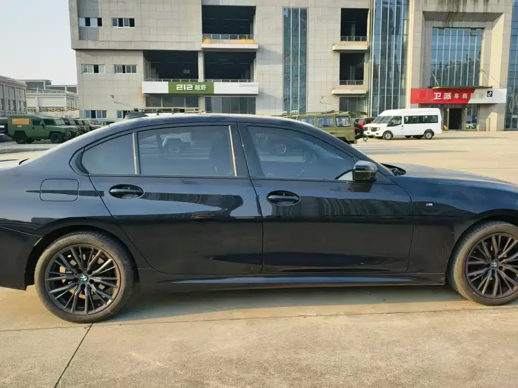 BMW 3 Series 2021 из CN, фото 8