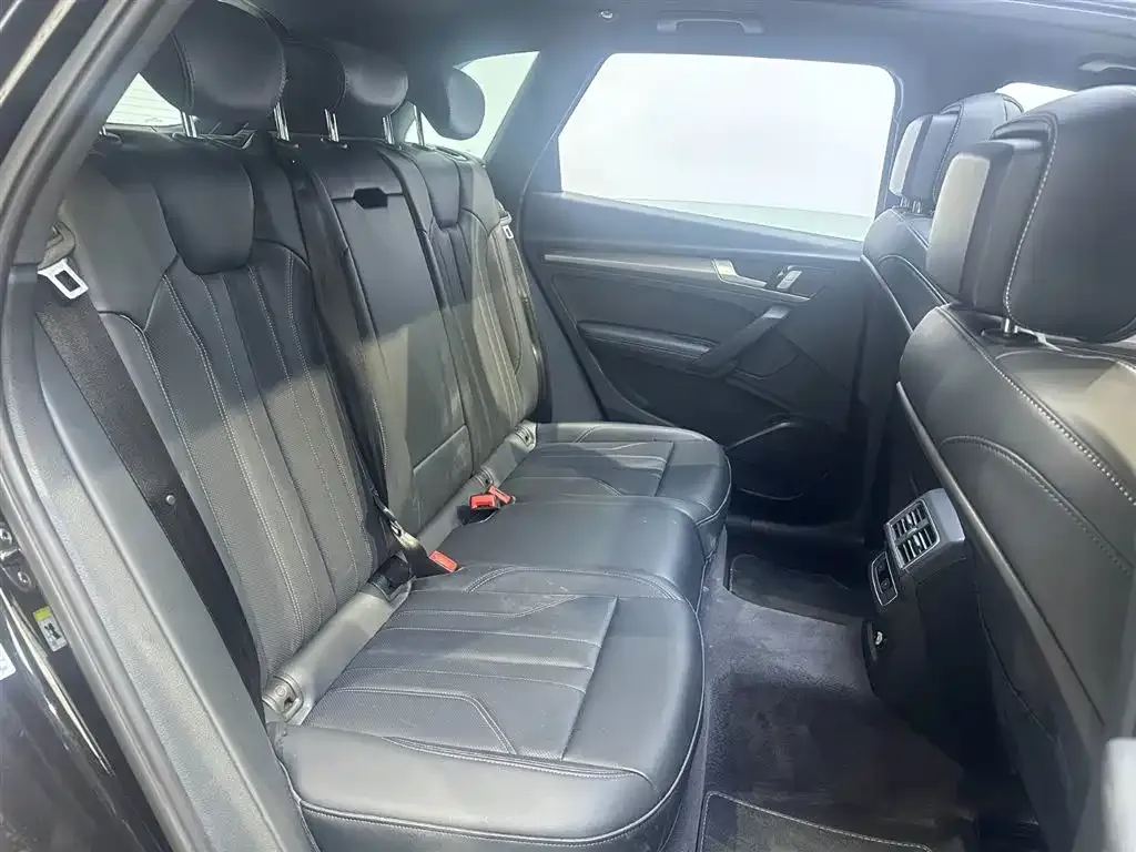 Audi Q5L 2025 из CN, фото 8