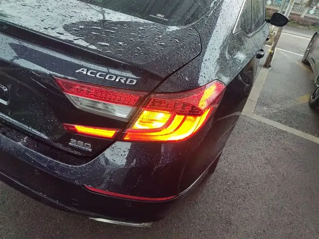 Honda Accord — фото 7