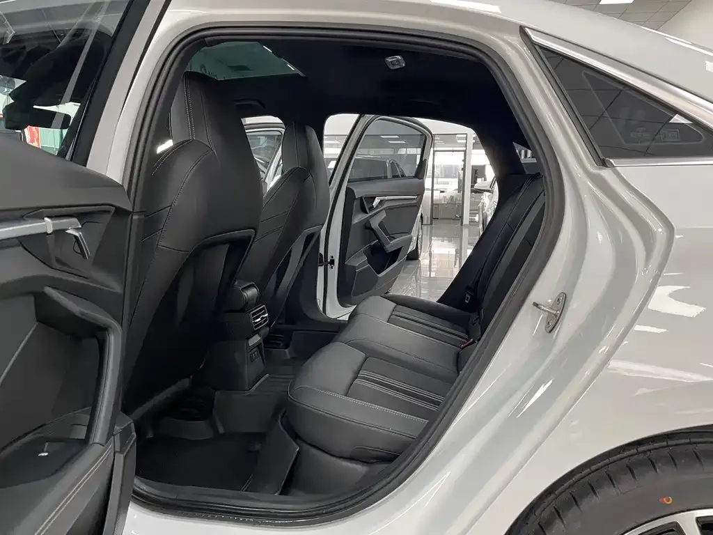Audi A3 2022 из CN, фото 4