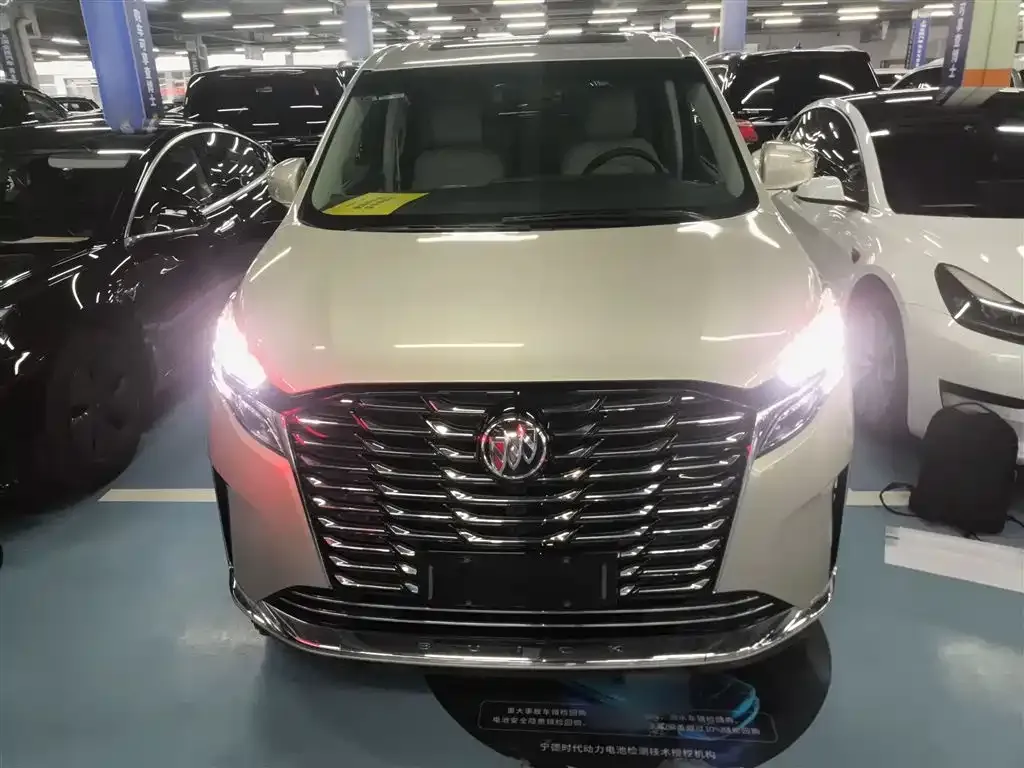 Buick GL8 2023 из CN, фото 5