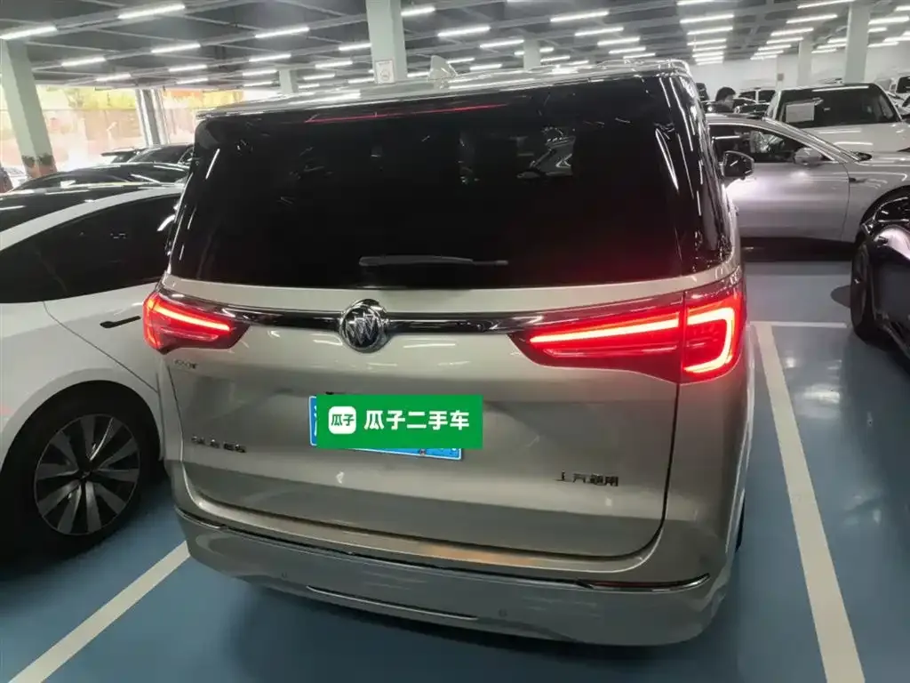 Buick GL8 2023 из CN, фото 9