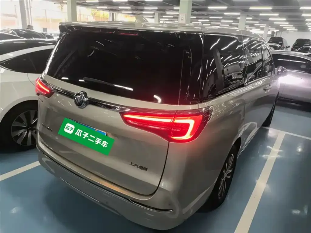 Buick GL8 2023 из CN, фото 3