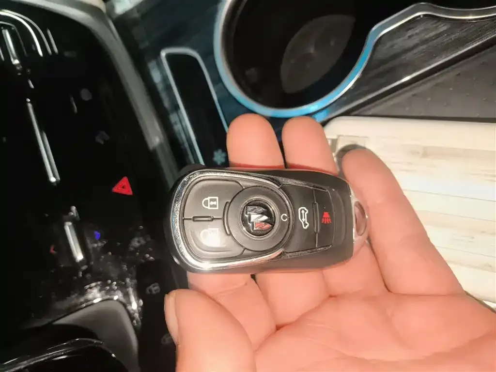 Buick GL8 2023 из CN, фото 2