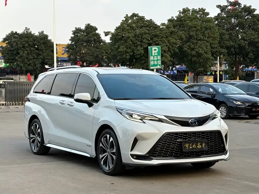 Toyota Granvia 2024 из CN, фото 3