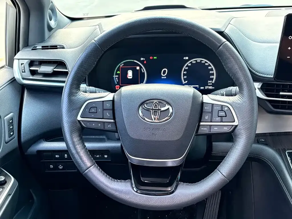Toyota Granvia 2024 из CN, фото 6