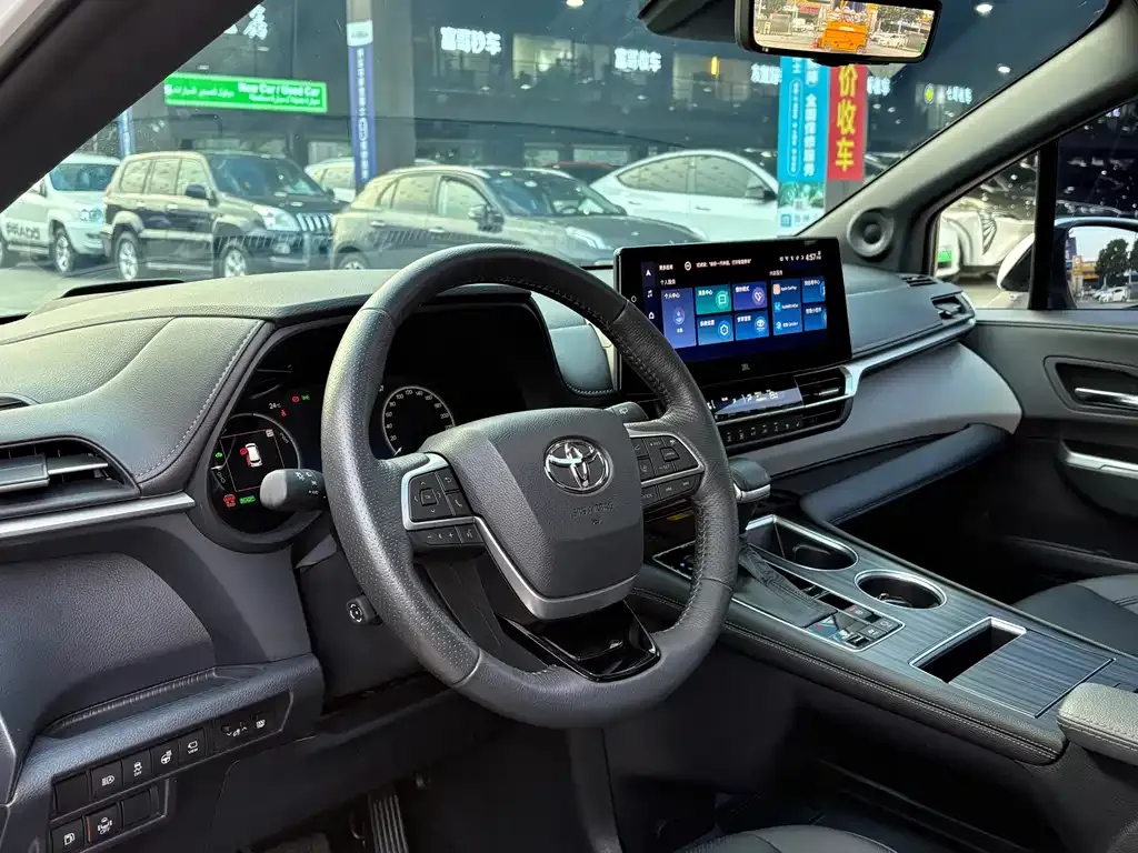 Toyota Granvia 2024 из CN, фото 10