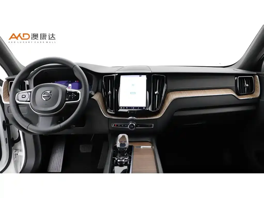Volvo XC60 — фото 4