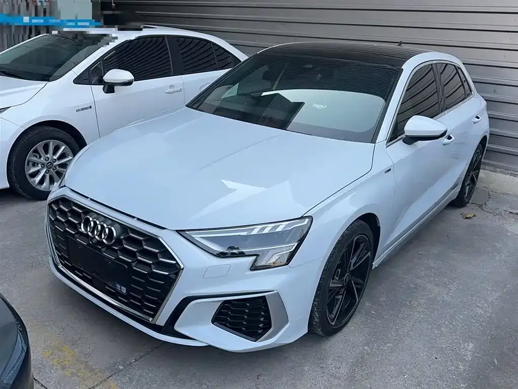 Audi A3 2023 из CN, фото 2