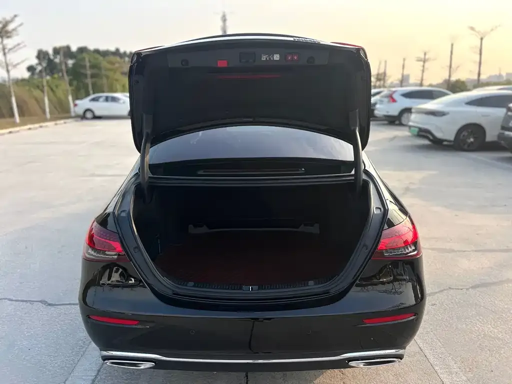 Mercedes-Benz E-Class 2023 из CN, фото 8