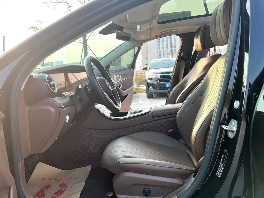 Mercedes-Benz E-Class 2023 из CN, фото 3