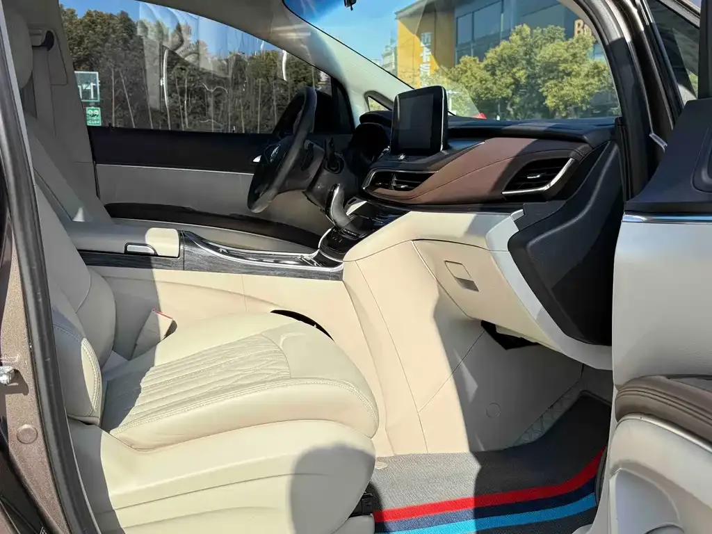 Buick GL8 2025 из CN, фото 7
