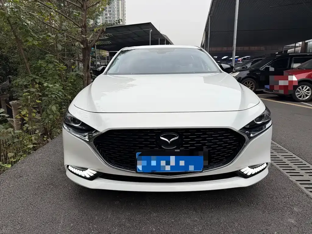 Mazda 3 Axela 2022 из CN, фото 2