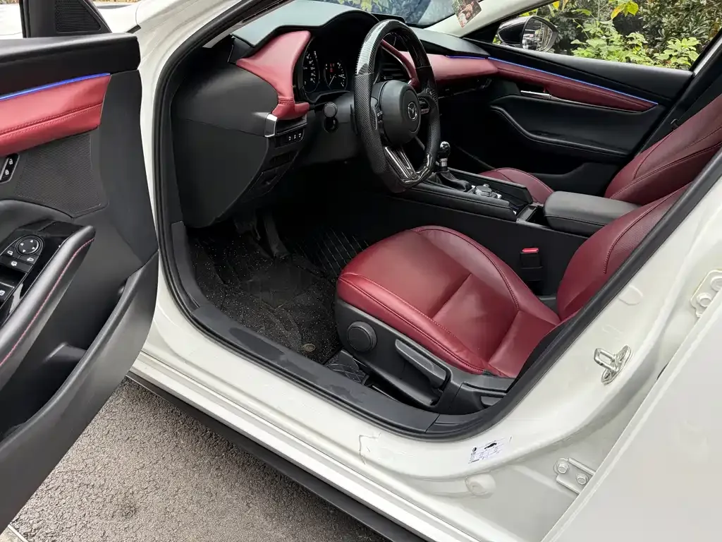 Mazda 3 Axela 2022 из CN, фото 4