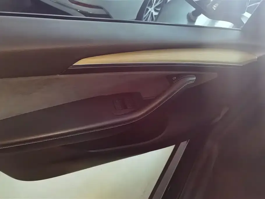 Tesla Model Y 2023 из CN, фото 8