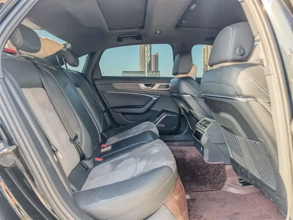 Audi A6L 2023 из CN, фото 10