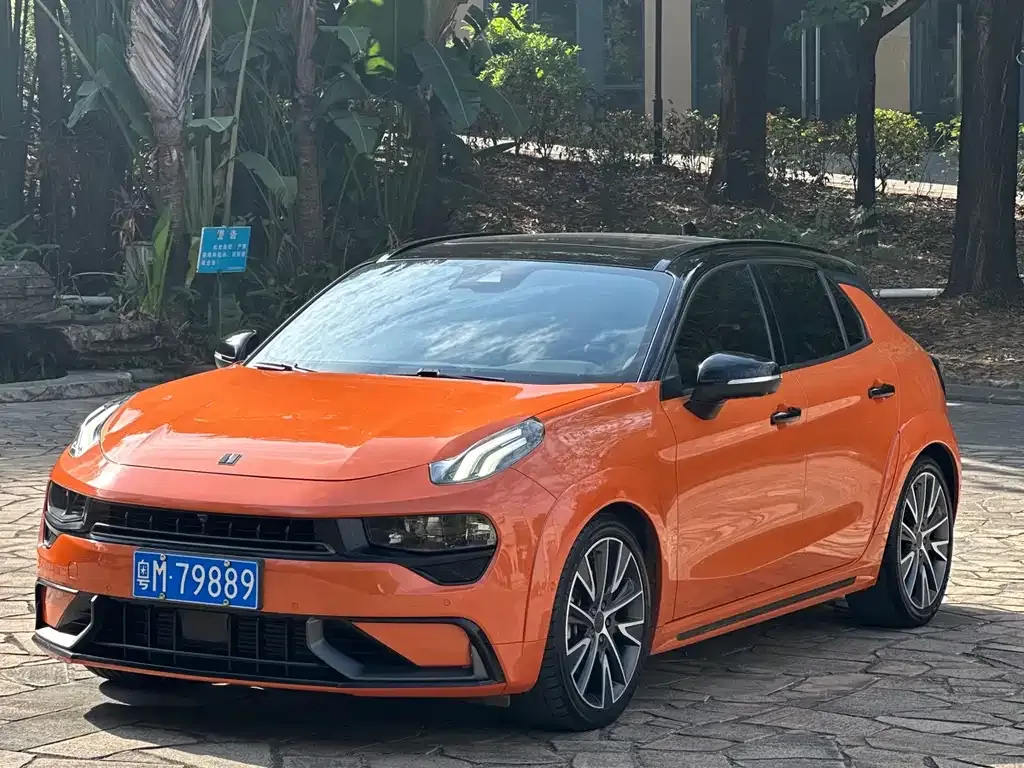 Lynk & Co 02 Hatchback