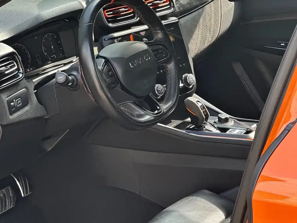 Lynk & Co 02 Hatchback 2021 из CN, фото 9