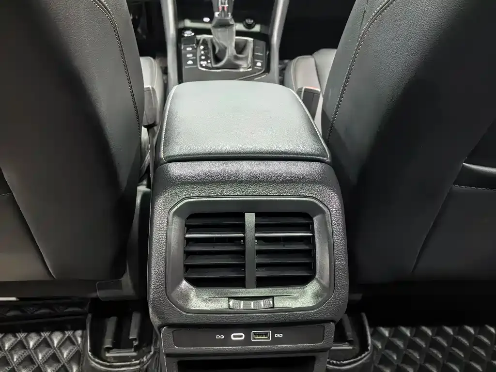 Volkswagen Tharu 2023 из CN, фото 10