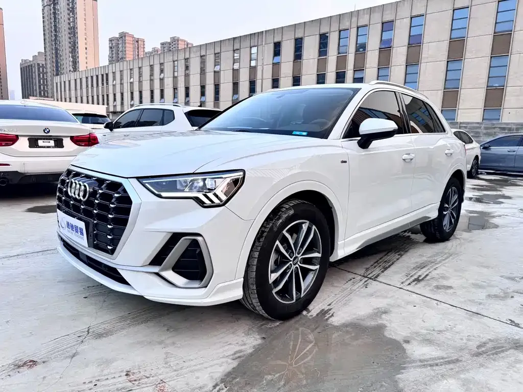 Audi Q3 2023 из CN, фото 1