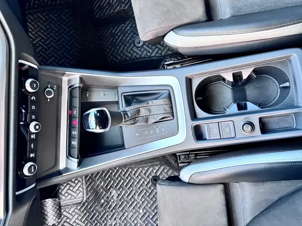 Audi Q3 2023 из CN, фото 3