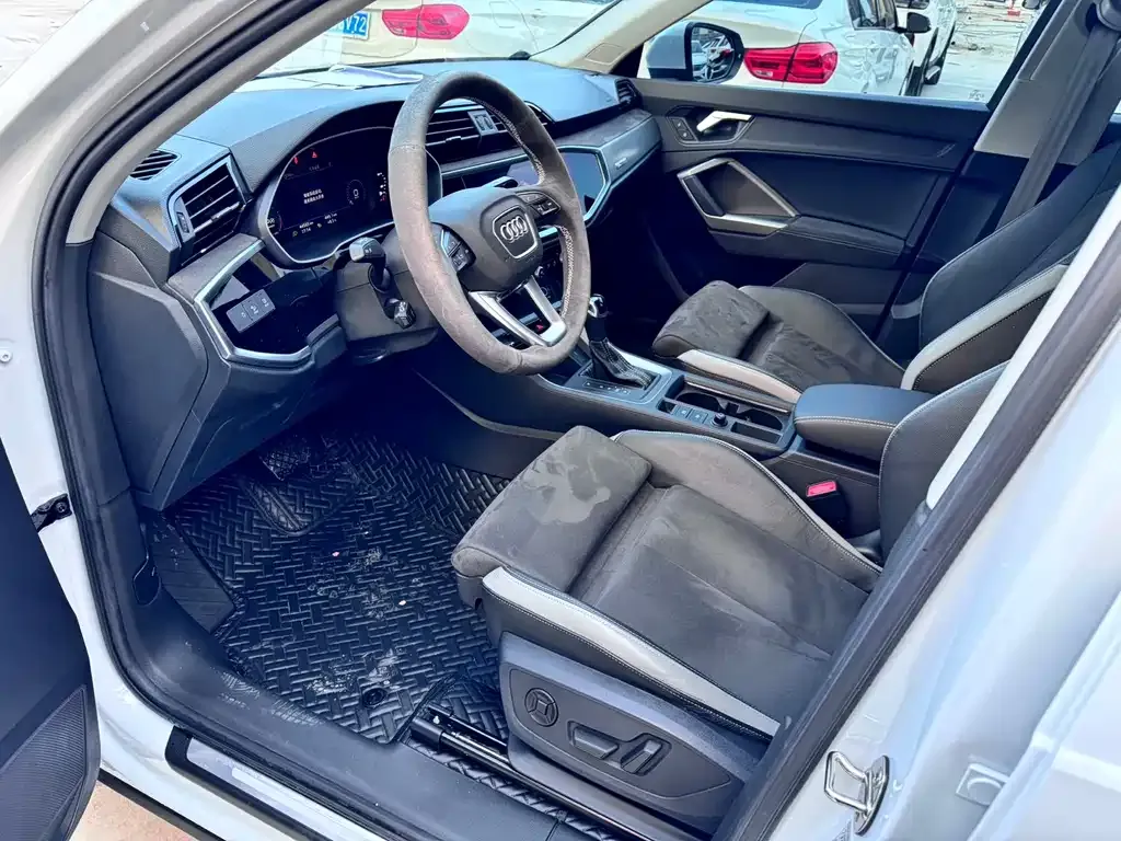 Audi Q3 2023 из CN, фото 6