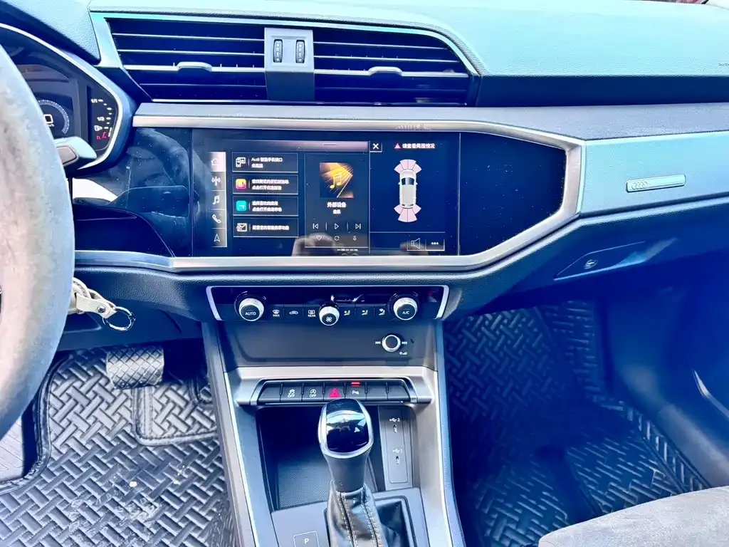 Audi Q3 2023 из CN, фото 2