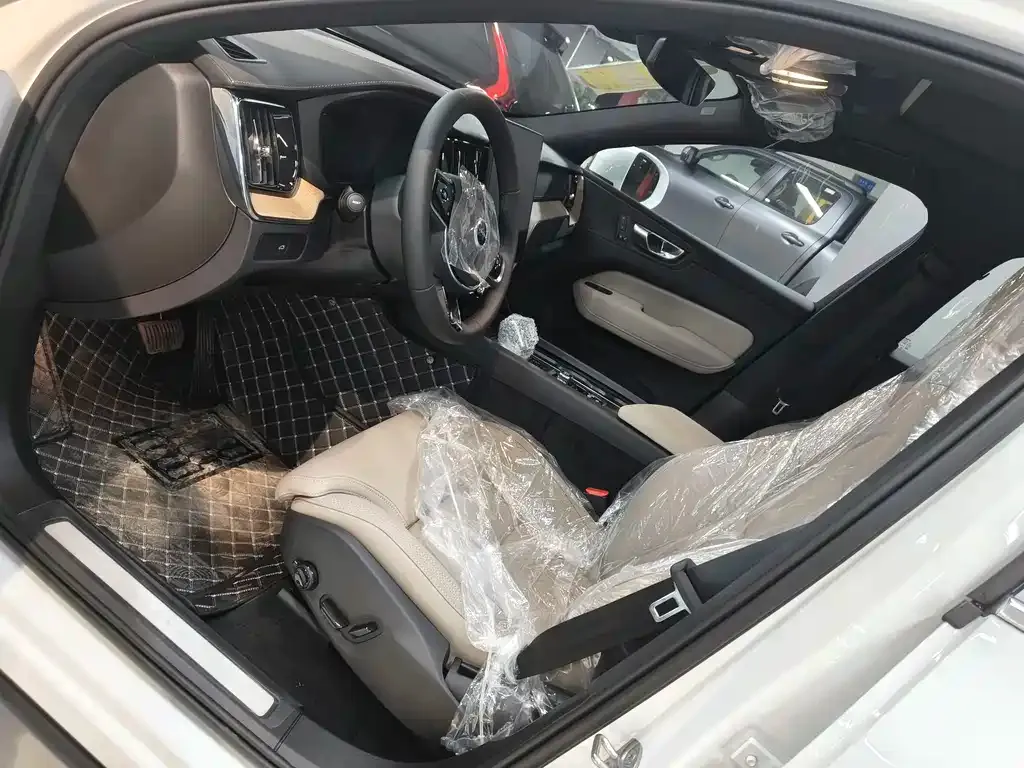 Volvo XC60 2025 из CN, фото 5