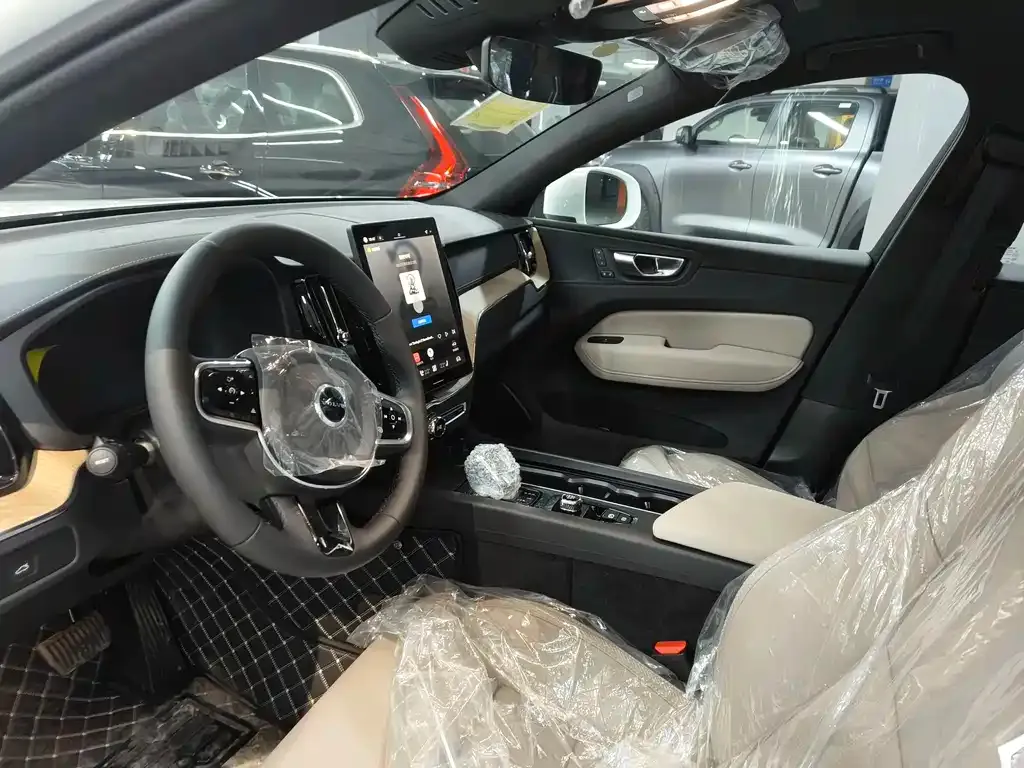Volvo XC60 2025 из CN, фото 7