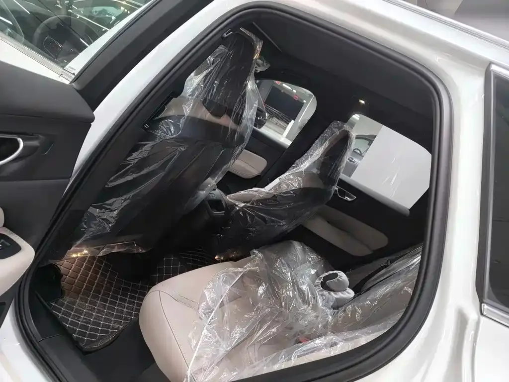 Volvo XC60 2025 из CN, фото 4