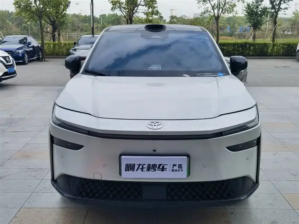 Toyota Platinum 3X 2025 из CN, фото 6