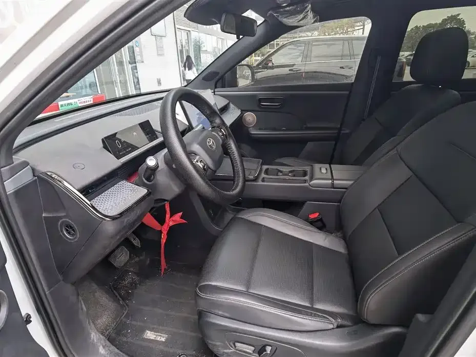 Toyota Platinum 3X 2025 из CN, фото 3