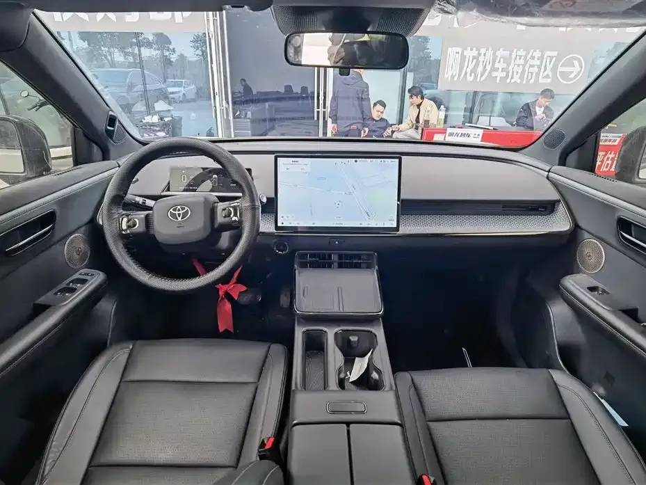 Toyota Platinum 3X 2025 из CN, фото 7