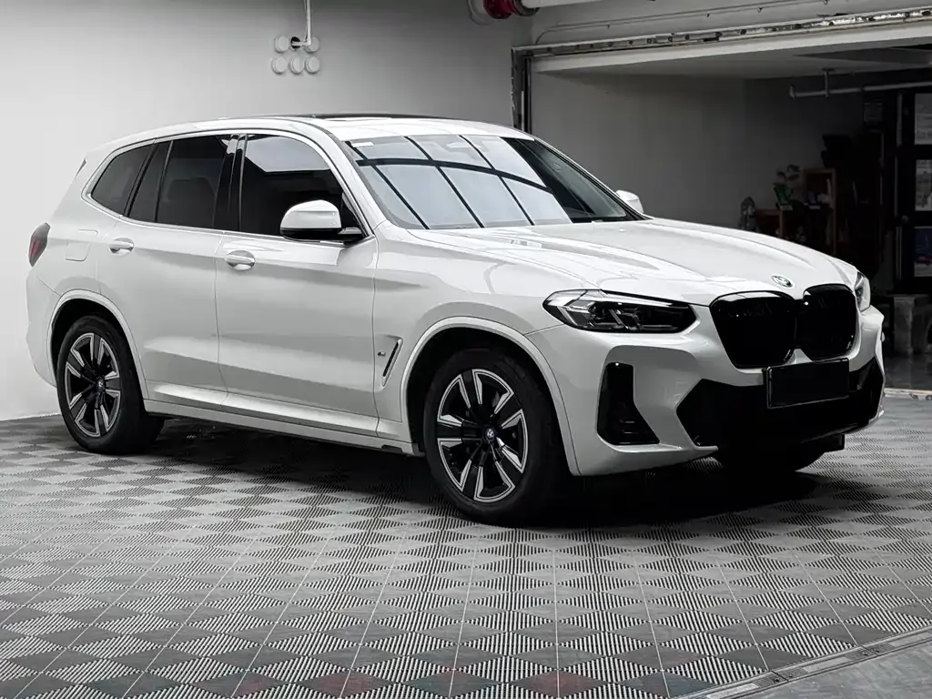 BMW iX3 2024 из CN, фото 5