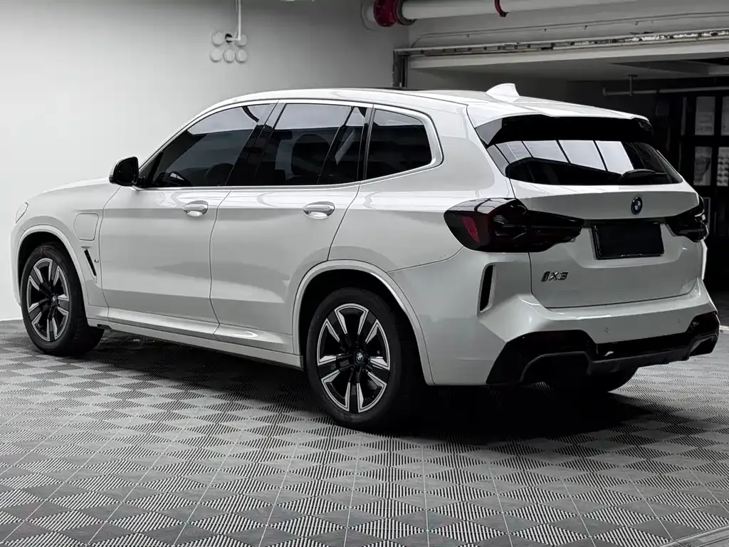 BMW iX3 2024 из CN, фото 9