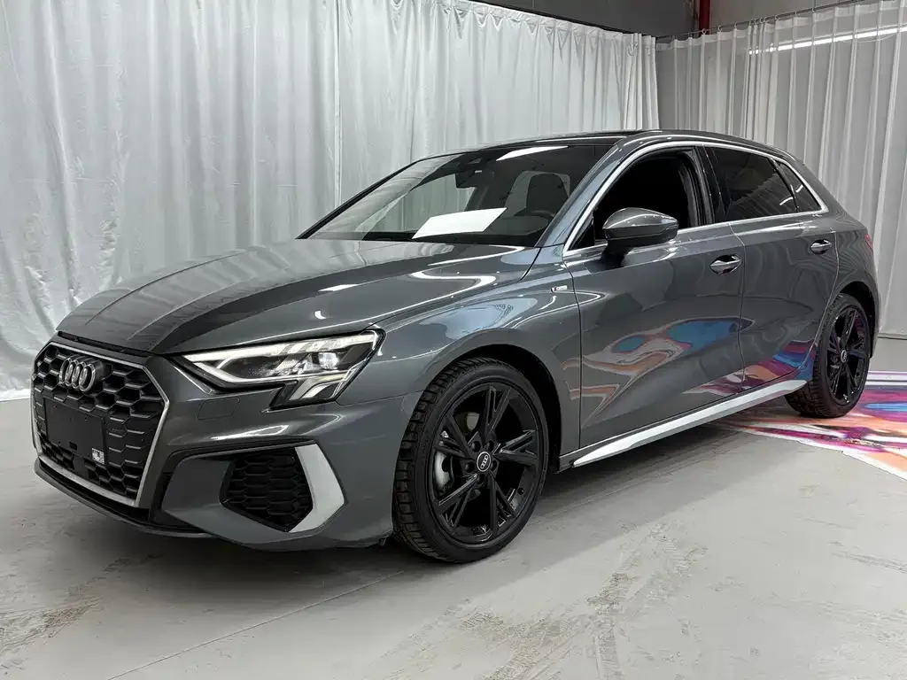 Audi A3 — фото 1