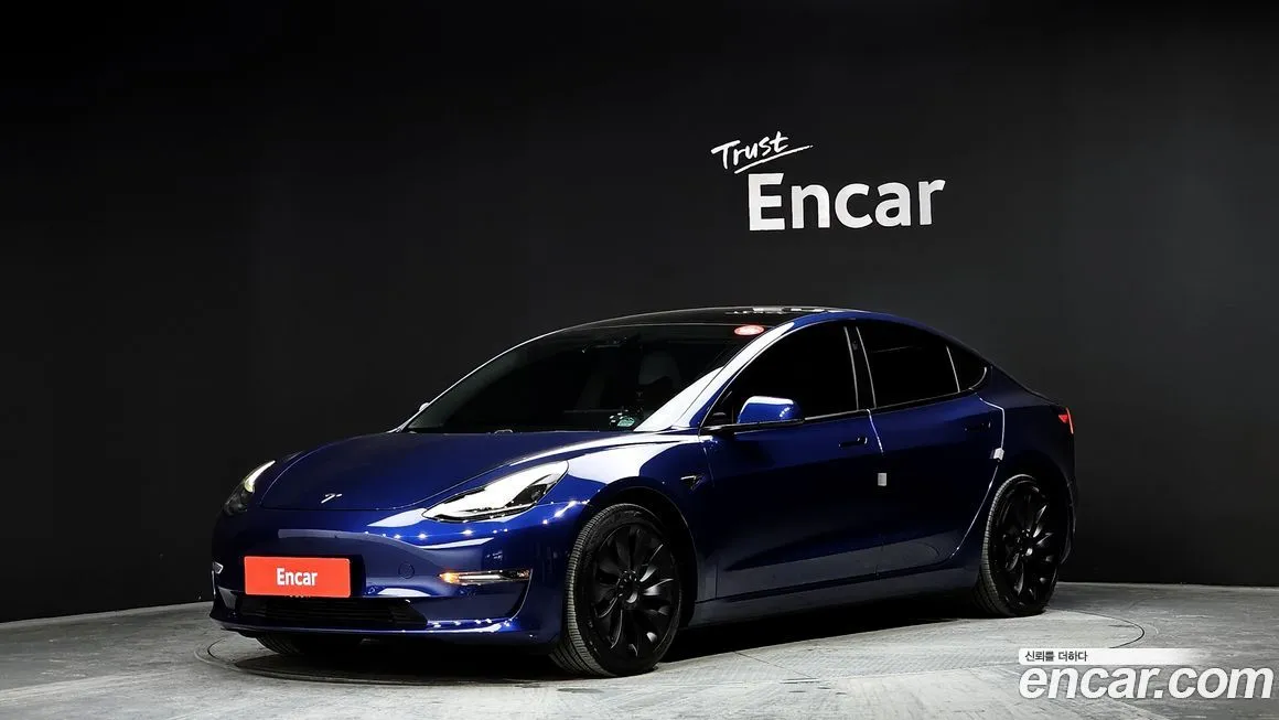 Tesla Model 3 — фото 1