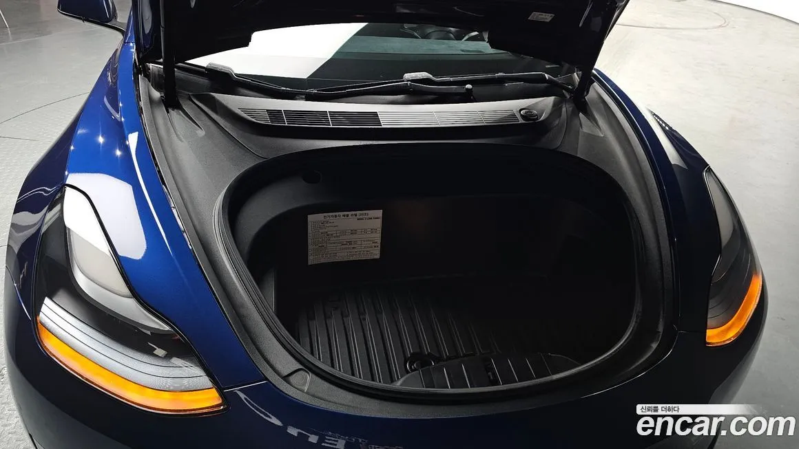 Tesla Model 3 — фото 10