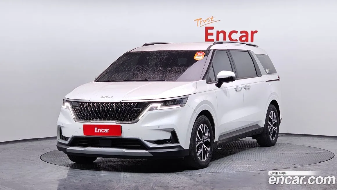 Kia Carnival — фото 1