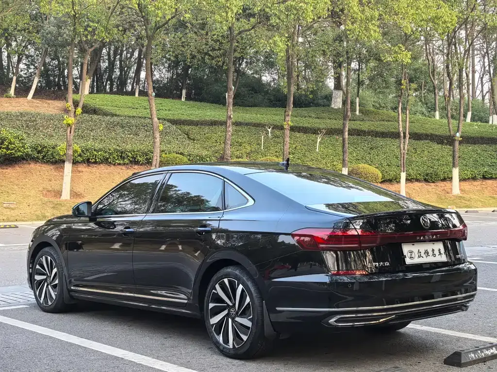 Volkswagen Passat 2023 из CN, фото 9