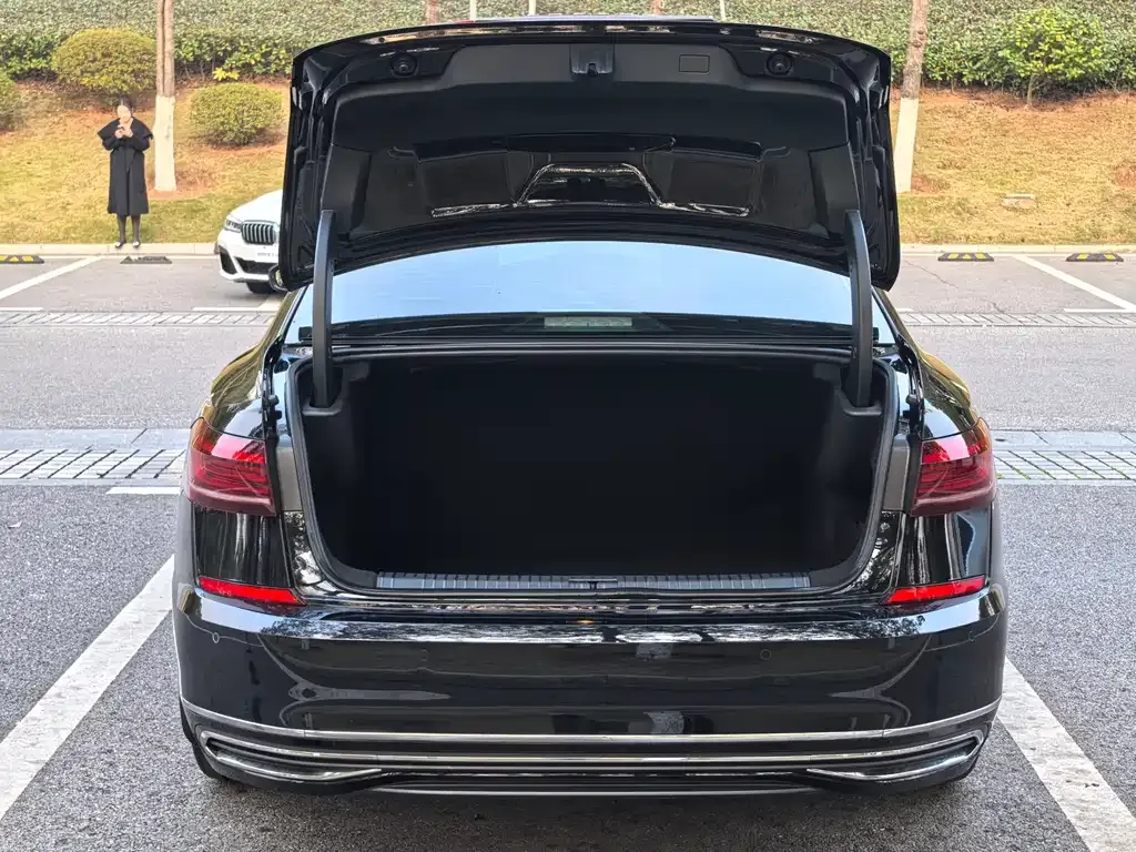 Volkswagen Passat 2023 из CN, фото 5